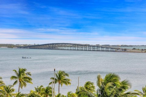 Condominio en Miami, Florida, 3 dormitorios  № 1998251