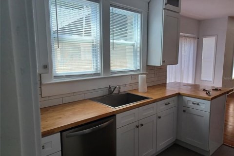 Apartment in Saint Petersburg, Florida 2 bedrooms, 106.84 sq.m. № 1913515 - photo 4