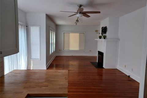 Apartment in Saint Petersburg, Florida 2 bedrooms, 106.84 sq.m. № 1913515 - photo 6