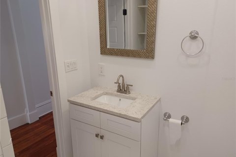 Apartment in Saint Petersburg, Florida 2 bedrooms, 106.84 sq.m. № 1913515 - photo 12