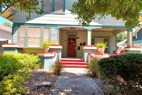 Apartment in Saint Petersburg, Florida 2 bedrooms, 106.84 sq.m. № 1913515 - photo 1