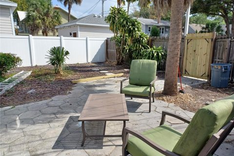 Apartment in Saint Petersburg, Florida 2 bedrooms, 106.84 sq.m. № 1913515 - photo 15