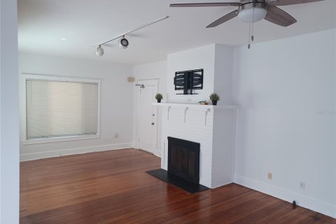 Apartment in Saint Petersburg, Florida 2 bedrooms, 106.84 sq.m. № 1913515 - photo 8