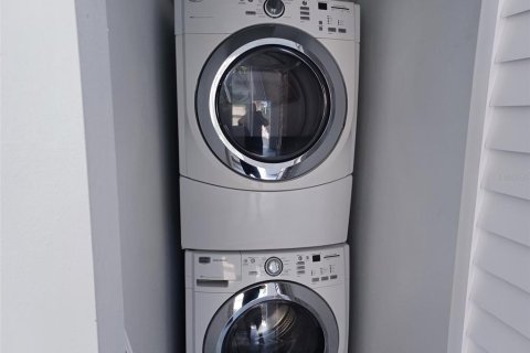 Apartment in Saint Petersburg, Florida 2 bedrooms, 106.84 sq.m. № 1913515 - photo 17