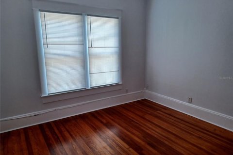 Apartment in Saint Petersburg, Florida 2 bedrooms, 106.84 sq.m. № 1913515 - photo 10