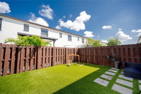 House in Homestead, Florida 3 bedrooms, 137.77 sq.m. № 2047147 - photo 25