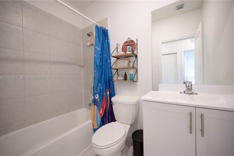 House in Homestead, Florida 3 bedrooms, 137.77 sq.m. № 2047147 - photo 23