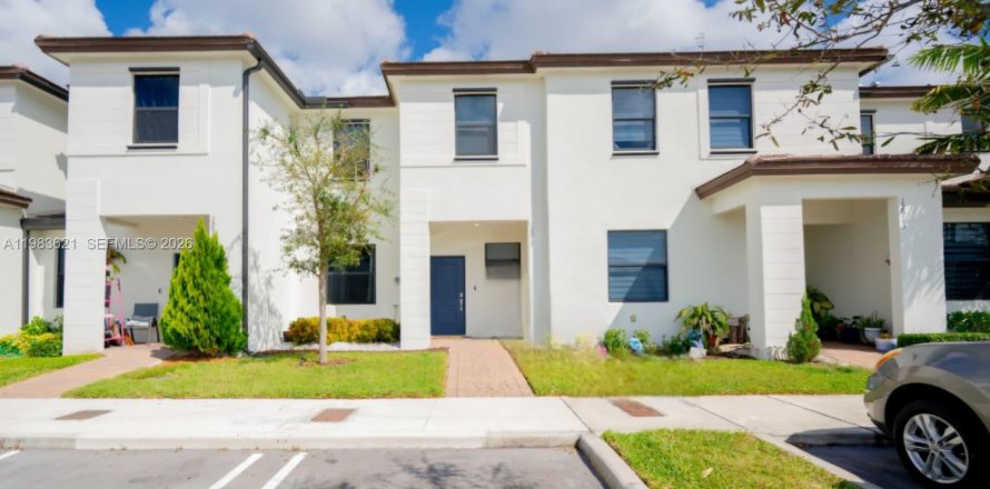 House in Homestead, Florida 3 bedrooms, 137.77 sq.m. № 2047147