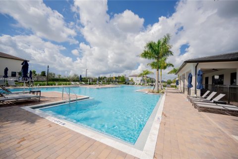 House in Homestead, Florida 3 bedrooms, 137.77 sq.m. № 2047147 - photo 30