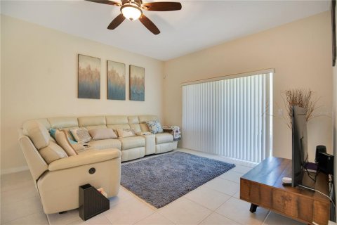 House in Kissimmee, Florida 4 bedrooms, 181.62 sq.m. № 1392369 - photo 8