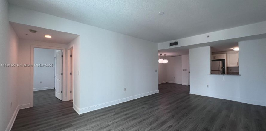 Condo in Miami, Florida, 2 bedrooms  № 1777825