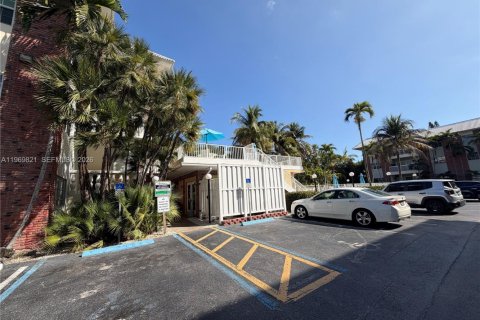 Condo in Fort Lauderdale, Florida, 1 bedroom  № 2031237 - photo 22
