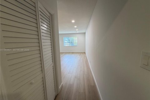 Condo in Fort Lauderdale, Florida, 1 bedroom  № 2031237 - photo 16