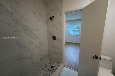 Condo in Fort Lauderdale, Florida, 1 bedroom  № 2031237 - photo 13