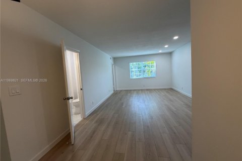 Condo in Fort Lauderdale, Florida, 1 bedroom  № 2031237 - photo 4