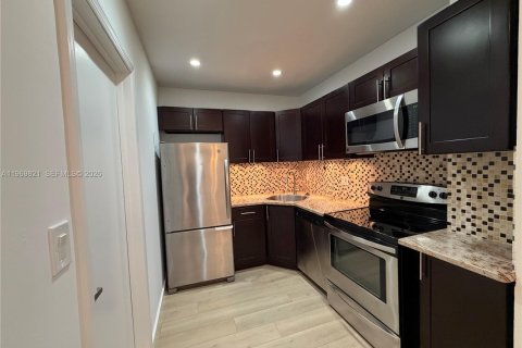 Condo in Fort Lauderdale, Florida, 1 bedroom  № 2031237 - photo 3