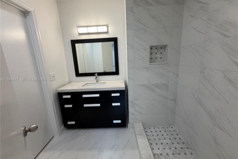 Condo in Fort Lauderdale, Florida, 1 bedroom  № 2031237 - photo 12