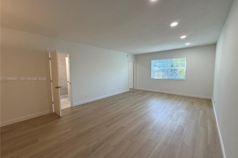 Condo in Fort Lauderdale, Florida, 1 bedroom  № 2031237 - photo 8
