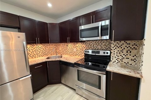 Condo in Fort Lauderdale, Florida, 1 bedroom  № 2031237