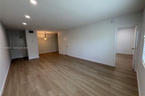 Condo in Fort Lauderdale, Florida, 1 bedroom  № 2031237 - photo 7