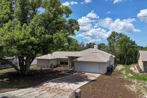House in Spring Hill, Florida 3 bedrooms, 198.9 sq.m. № 2220643 - photo 3