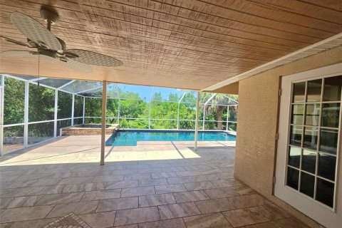 House in Spring Hill, Florida 3 bedrooms, 198.9 sq.m. № 2220643 - photo 19