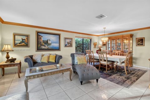 Купить виллу или дом в Майами-Лейкс, Флорида 5 спален, 256.5м2, № 2013099 - фото 12