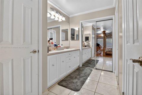 Купить виллу или дом в Майами-Лейкс, Флорида 5 спален, 256.5м2, № 2013099 - фото 22