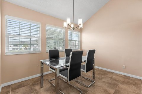 Copropriété à vendre à Vero Beach, Floride: 2 chambres, 132.85 m2 № 2085891 - photo 2