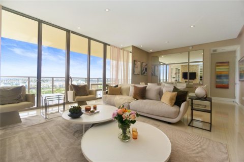 Copropriété à vendre à Bal Harbour, Floride: 2 chambres, 148.55 m2 № 2010853 - photo 11