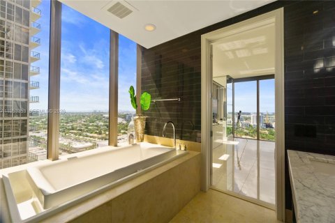 Copropriété à vendre à Bal Harbour, Floride: 2 chambres, 148.55 m2 № 2010853 - photo 30