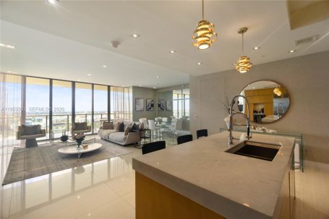 Copropriété à vendre à Bal Harbour, Floride: 2 chambres, 148.55 m2 № 2010853 - photo 9