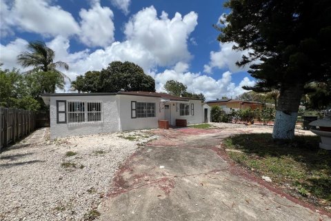 Casa en venta en North Miami, Florida, 4 dormitorios, 146.32 m2 № 2096261 - foto 4