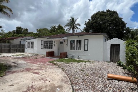 Villa ou maison à North Miami, Floride 4 chambres, 146.32 m2 № 2096261