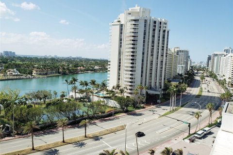 Condominio en alquiler en Miami Beach, Florida, 4 dormitorios, 154.22 m2 № 1936750 - foto 5