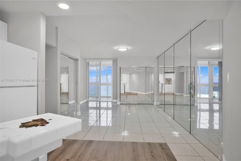 Condominio en alquiler en Miami Beach, Florida, 4 dormitorios, 154.22 m2 № 1936750 - foto 27