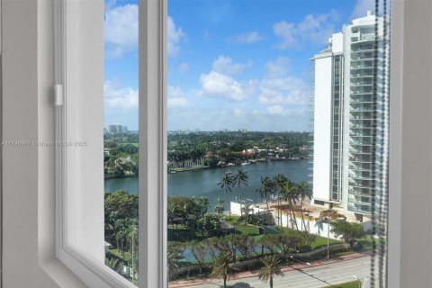Condominio en alquiler en Miami Beach, Florida, 4 dormitorios, 154.22 m2 № 1936750 - foto 21