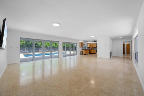 Casa en venta en Miami, Florida, 3 dormitorios, 210.98 m2 № 2263296 - foto 12