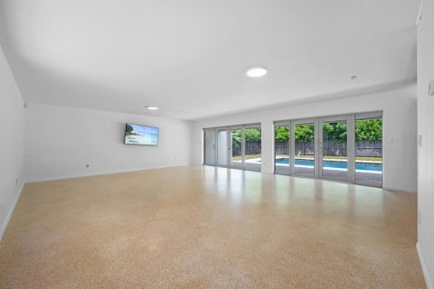 Casa en venta en Miami, Florida, 3 dormitorios, 210.98 m2 № 2263296 - foto 10