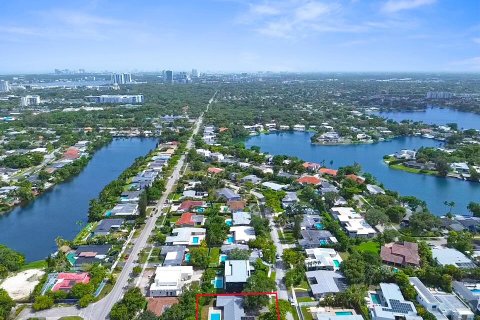 Casa en venta en Miami, Florida, 3 dormitorios, 210.98 m2 № 2263296 - foto 4
