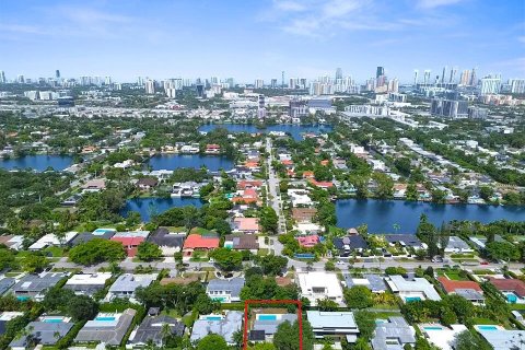Casa en venta en Miami, Florida, 3 dormitorios, 210.98 m2 № 2263296 - foto 5
