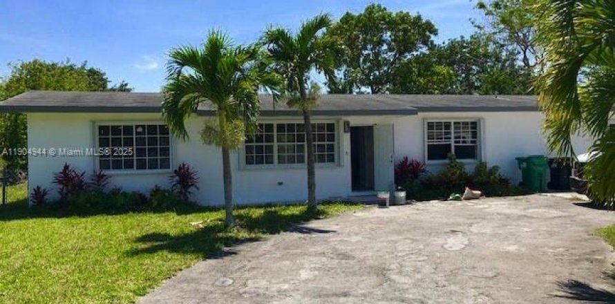 Villa ou maison à Miami, Floride 4 chambres, 213.12 m2 № 1955928