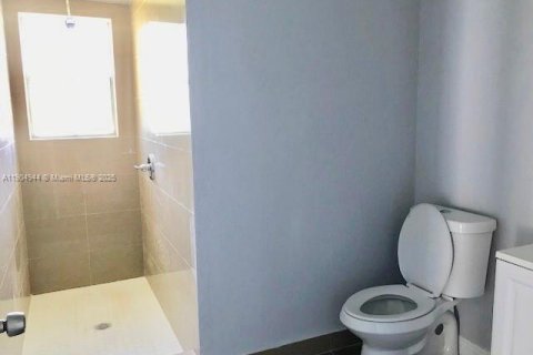 Villa ou maison à louer à Miami, Floride: 4 chambres, 213.12 m2 № 1955928 - photo 8