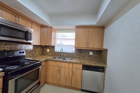 Купить кондоминиум в Майами, Флорида 2 спальни, 69.68м2, № 1956797 - фото 9