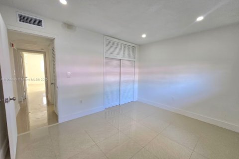 Купить кондоминиум в Майами, Флорида 2 спальни, 69.68м2, № 1956797 - фото 15