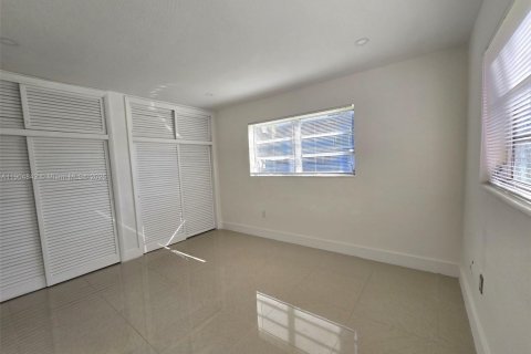 Купить кондоминиум в Майами, Флорида 2 спальни, 69.68м2, № 1956797 - фото 13