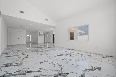 House in Treasure Island, Florida 3 bedrooms, 172.33 sq.m. № 1829240 - photo 29