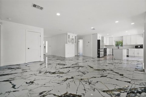 House in Treasure Island, Florida 3 bedrooms, 172.33 sq.m. № 1829240 - photo 27