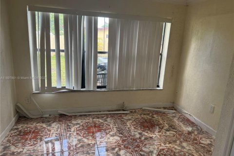 Снять в аренду виллу или дом в Лодердейл-Лейкс, Флорида 3 спальни, 136.29м2, № 1949190 - фото 7