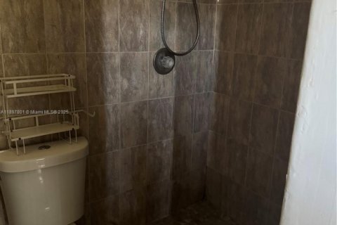 Снять в аренду виллу или дом в Лодердейл-Лейкс, Флорида 3 спальни, 136.29м2, № 1949190 - фото 15